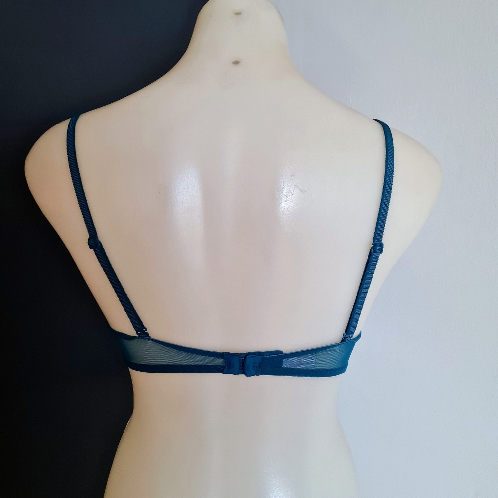 Women's size 32C =10C 'PINK VICTORIA'S SECRET' Gorgeous date push up bra - EUC - Picture 5 of 6